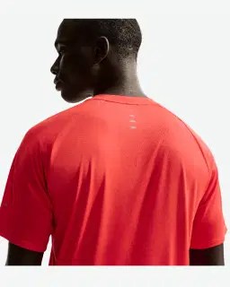 Tee-shirt à manches courtes et motifs réfléchissants Dri-FIT ADV Nike Stride Homme – 2/4