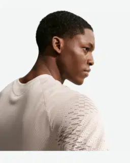 Tee-shirt à manches courtes et motifs réfléchissants Dri-FIT ADV Nike Stride Homme – 2/4