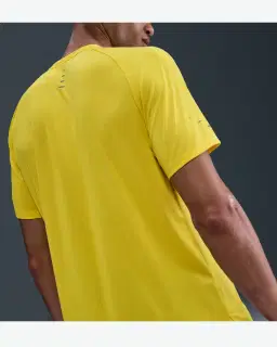 Tee-shirt à manches courtes et motifs réfléchissants Dri-FIT ADV Nike Stride Homme – 2/4