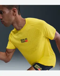 Tee-shirt à manches courtes et motifs réfléchissants Dri-FIT ADV Nike Stride Homme – 3/4