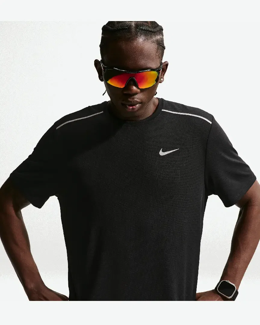 Tee-shirt à manches courtes et protection UV Dri-FIT Nike Miler Homme