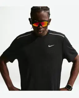 Tee-shirt à manches courtes et protection UV Dri-FIT Nike Miler Homme – 1/4