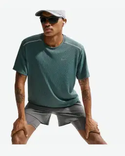Tee-shirt à manches courtes et protection UV Dri-FIT Nike Miler Homme – 3/4