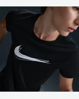 Tee-shirt à manches courtes Dri-FIT Nike One Swoosh Femme – 3/4