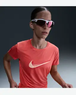 Tee-shirt à manches courtes Dri-FIT Nike One Swoosh Femme – 1/4