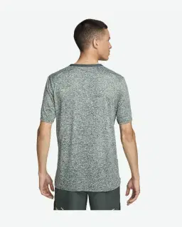 Tee-shirt à manches courtes Dri-FIT Nike Rise 365 Homme – 2/4