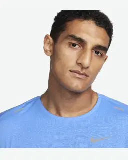 Tee-shirt à manches courtes Dri-FIT Nike Rise 365 Homme – 3/4