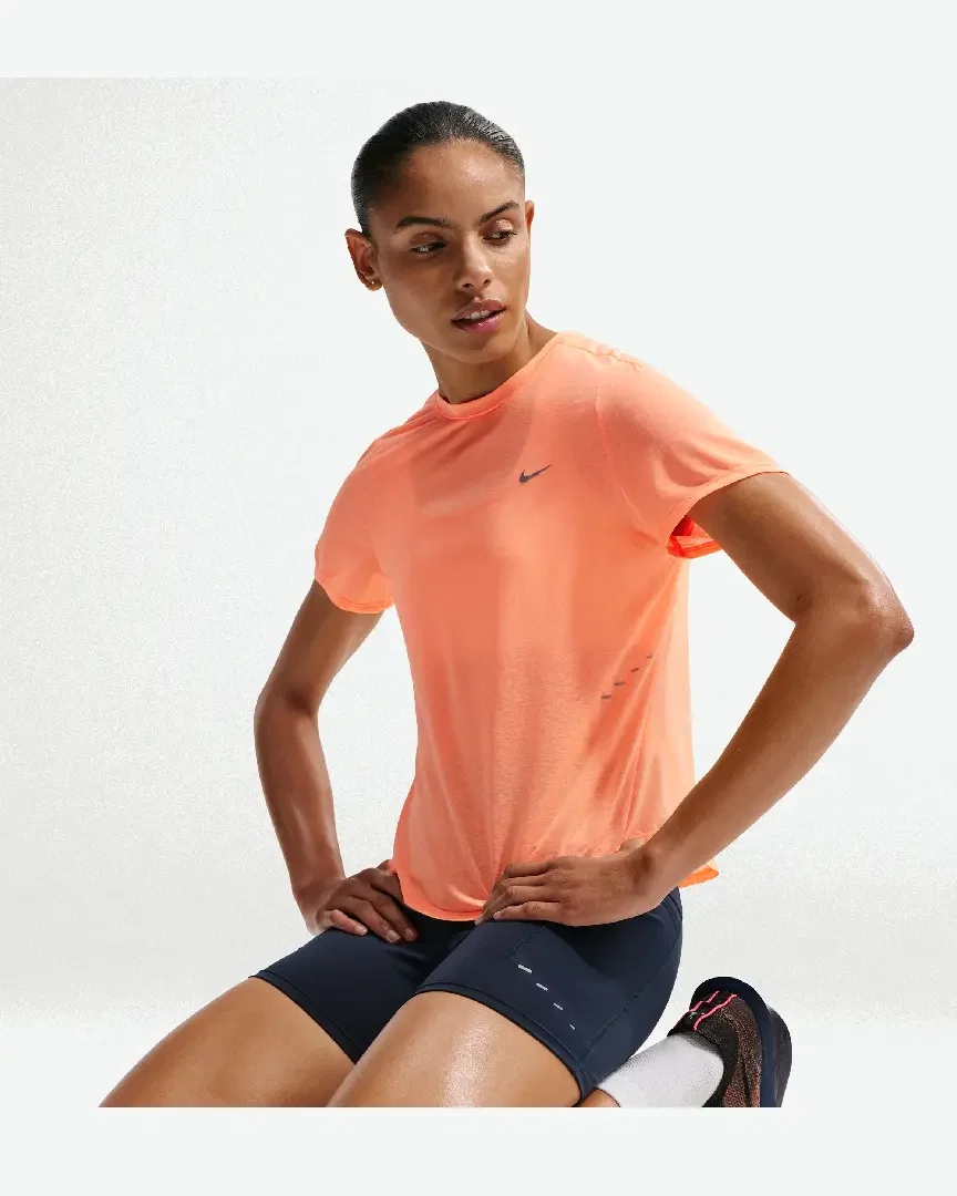 Tee-shirt à manches courtes Dri-FIT Nike Swift Breathe Femme