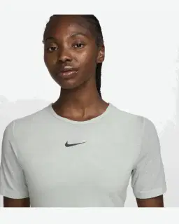 Tee-shirt à manches courtes Dri-FIT Nike Swift Wool Femme – 3/4