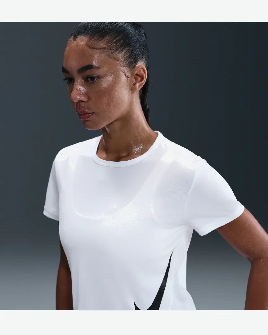 Tee-shirt à manches courtes Dri-FIT Nike Tempo Swoosh Run Femme