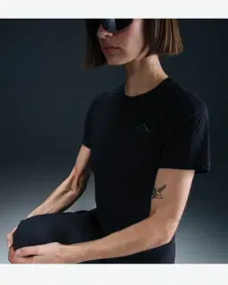 Tee-shirt à manches courtes Nike Dri-FIT Trail Femme – 3/4