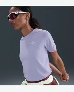 Tee-shirt à manches courtes Nike Dri-FIT Trail Femme – 3/4