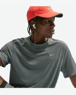Tee-shirt à manches courtes et protection UV Dri-FIT Nike Miler Homme – 3/4
