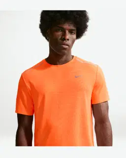 Tee-shirt à manches courtes et protection UV Dri-FIT Nike Miler Homme – 1/4