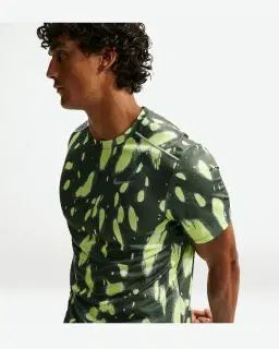 Tee-shirt à manches courtes et protection UV Dri-FIT Nike Miler Homme – 1/4