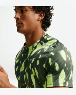 Tee-shirt à manches courtes et protection UV Dri-FIT Nike Miler Homme – 3/4
