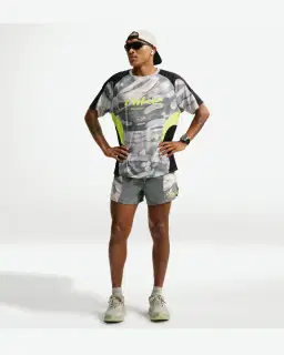 Tee-shirt à manches courtes imprimé Nike Dri-FIT Homme – 4/4