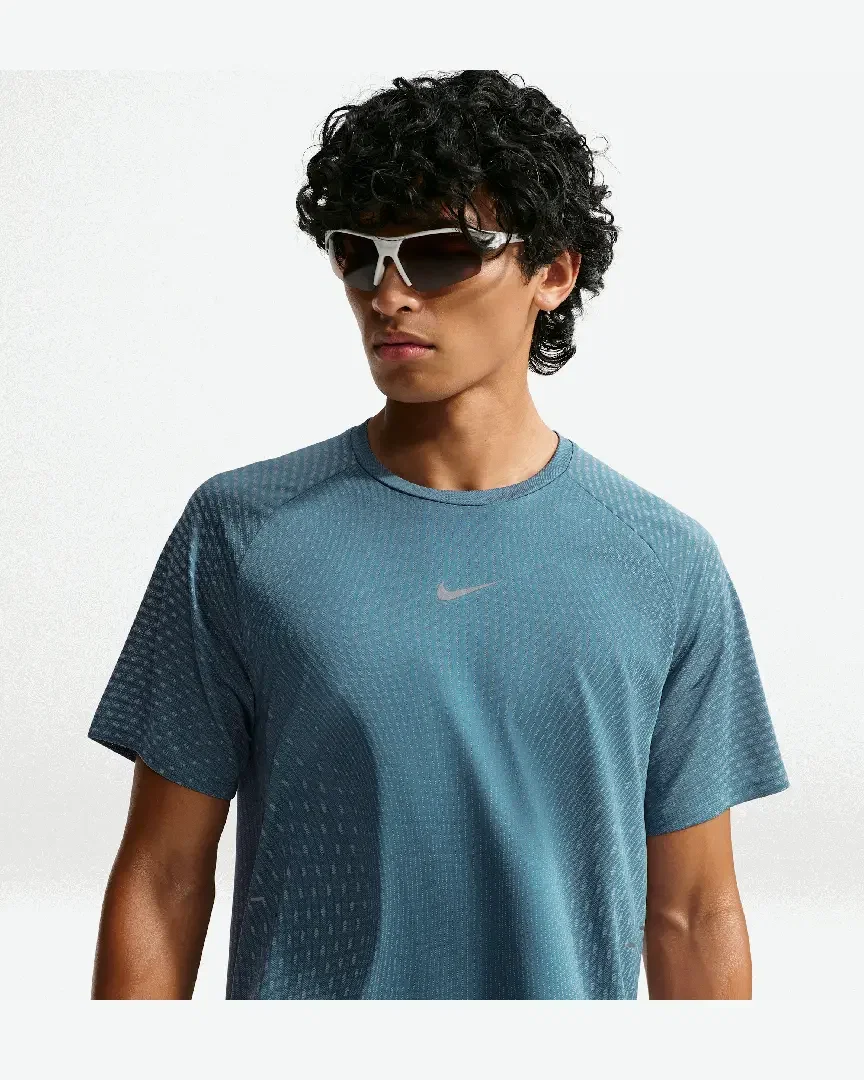 Tee-shirt à manches courtes et motifs réfléchissants Dri-FIT ADV Nike Stride Homme