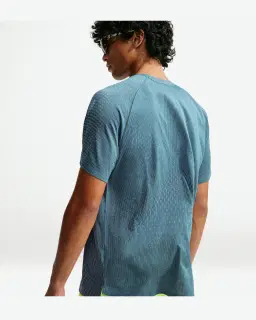 Tee-shirt à manches courtes et motifs réfléchissants Dri-FIT ADV Nike Stride Homme – 2/4