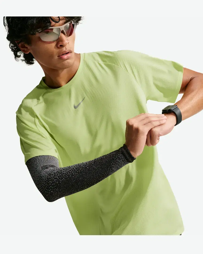 Tee-Shirt À Manches Courtes Et Motifs Réfléchissants Dri-Fit Adv Nike Stride M - IH0745-736 (0) au meilleur prix !