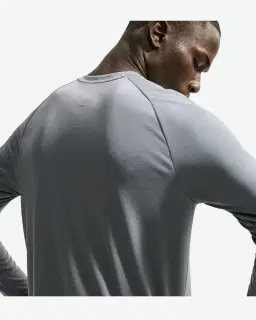 Tee-shirt à manches longues Dri-FIT ADV Nike Stride Homme – 2/4