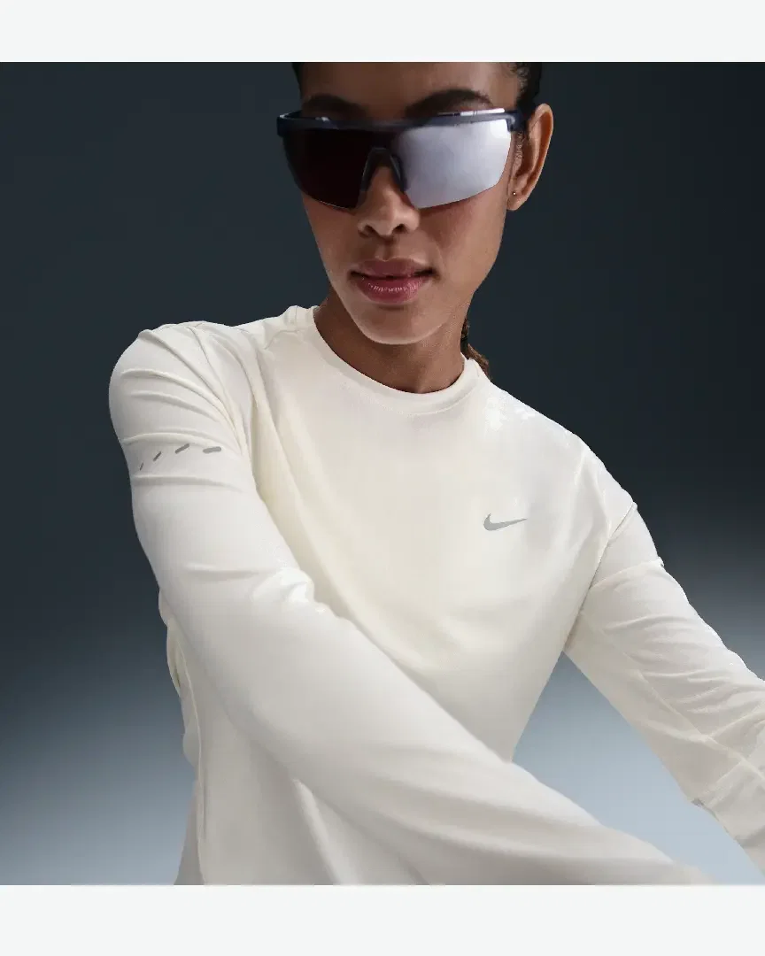 Tee-shirt à manches longues et col ras-du-cou Dri-FIT anti-UV Nike Swift Femme