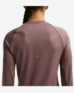 Tee-shirt à manches longues et col ras-du-cou Dri-FIT anti-UV Nike Swift Femme – 2/4