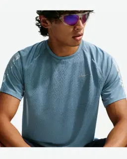 Tee-shirt d'hiver à manches courtes Dri-FIT Nike Stride Homme – 1/4