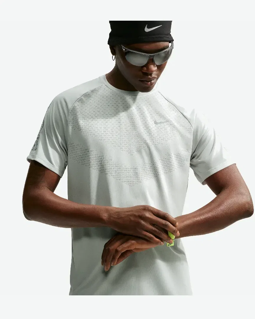Tee-Shirt D'hiver À Manches Courtes Dri-Fit Nike Stride M