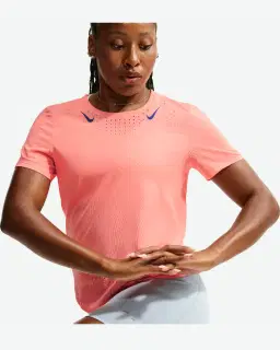 Tee-shirt Dri-FIT ADV Nike AeroSwift Femme – 1/4