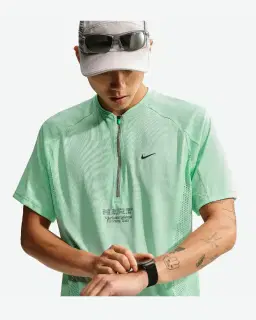 Tee-shirt Nike Dri-FIT à manches courtes Homme – 1/4