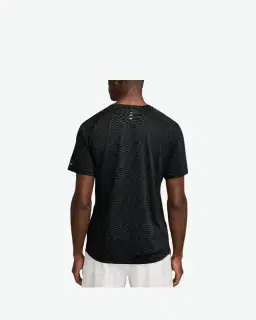 Tee-shirt à manches courtes et motifs réfléchissants Dri-FIT ADV Nike Stride Homme – 2/2