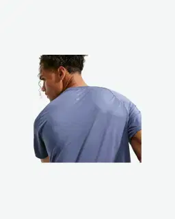 Tee-shirt d'hiver à manches courtes Dri-FIT Nike Stride Homme – 3/4
