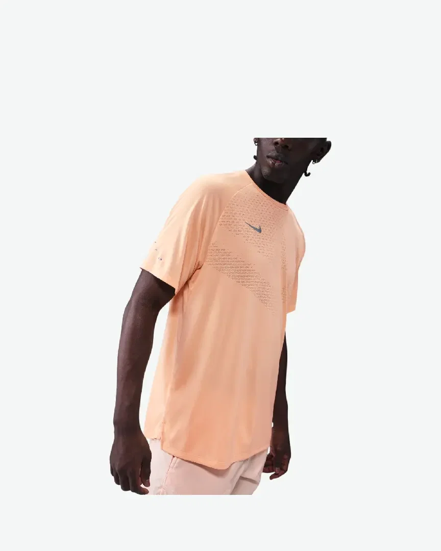 Tee-shirt à manches courtes et motifs réfléchissants Dri-FIT ADV Nike Stride Homme