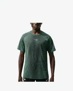 Tee-shirt à manches courtes et motifs réfléchissants Dri-FIT ADV Nike Stride Homme – 1/4