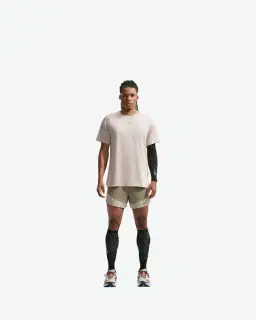 Tee-shirt à manches courtes et motifs réfléchissants Dri-FIT ADV Nike Stride Homme – 2/4