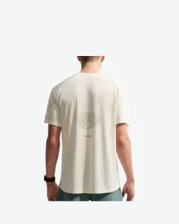 Tee-shirt à manches courtes et motifs réfléchissants Dri-FIT ADV Nike Stride Homme – 2/2