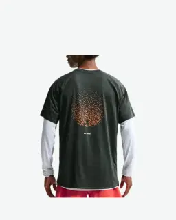 Tee-shirt à manches courtes et motifs réfléchissants Dri-FIT ADV Nike Stride Homme – 2/2