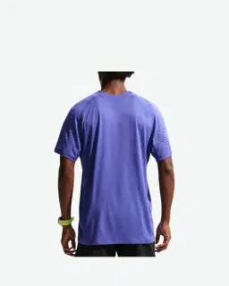 Tee-shirt à manches courtes et motifs réfléchissants Dri-FIT ADV Nike Stride Homme – 2/2