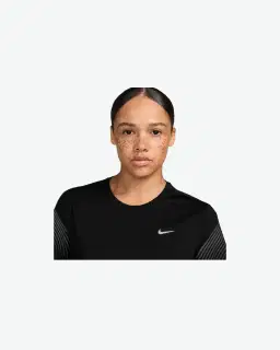 Tee-shirt Dri-FIT Nike Swift Femme – 3/3