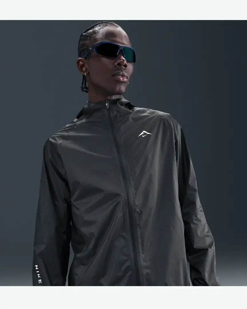 Veste Imperméable Nike Trailwind Storm-Fit Adv M - Men (14) au meilleur prix !
